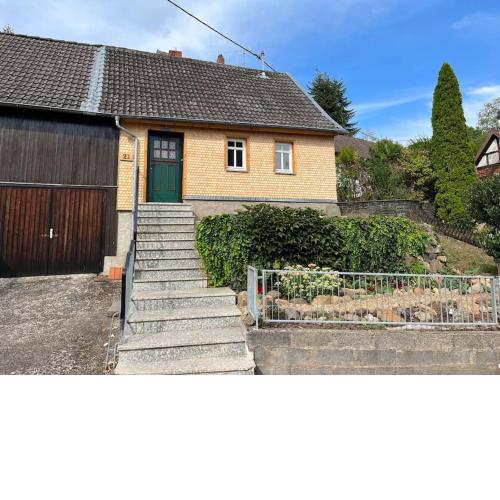 Gesamte Landhaus mit kostenlosen Parkplatz auf Grundstück