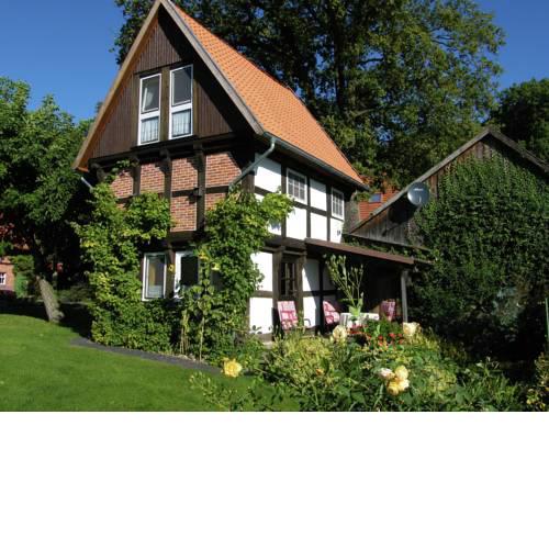 Heritage Holiday Home In Wienhausen near River