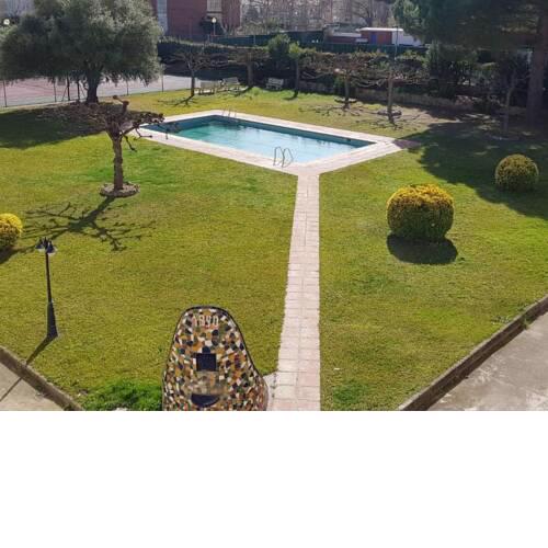 Girorooms travel apartament amb piscina barrau