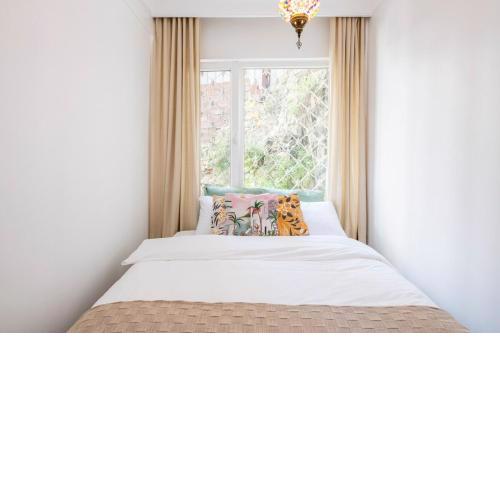 Glam 1br Flat Wac In The Heart Of Cihangir