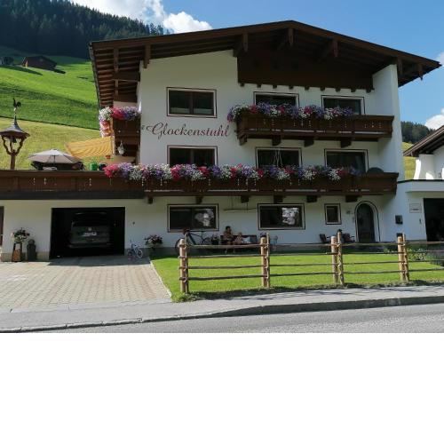 Glockenstuhl, Haus
