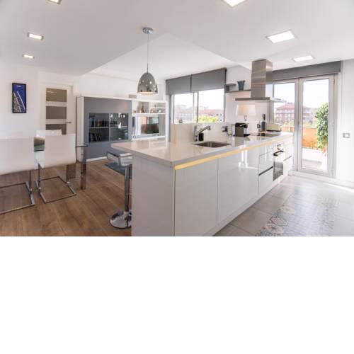 Glorious sunny penthouse with pool near the beach
