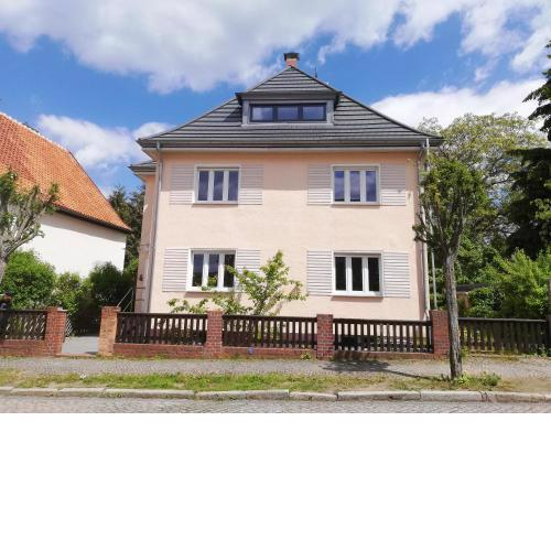 Goethestraße 9
