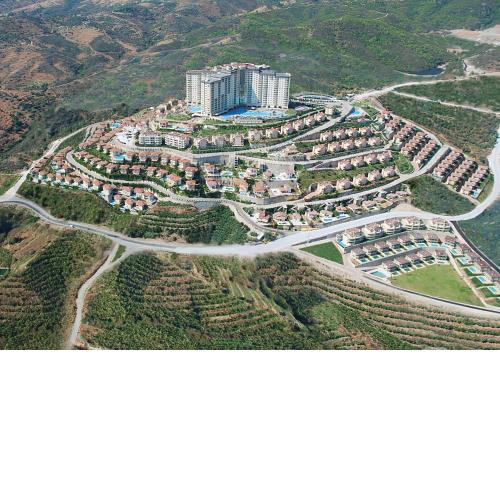 Gold City 3B Main Building Penthouse with Free AquaPark