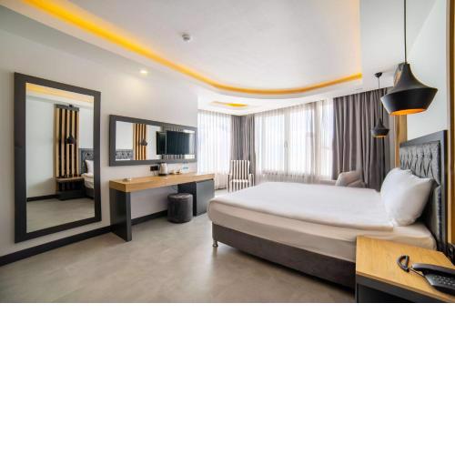 Golda Hotel