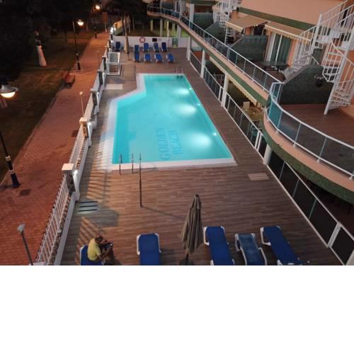 Golden beach nr 2, Only 75 meters from the beach with a lovely pool.