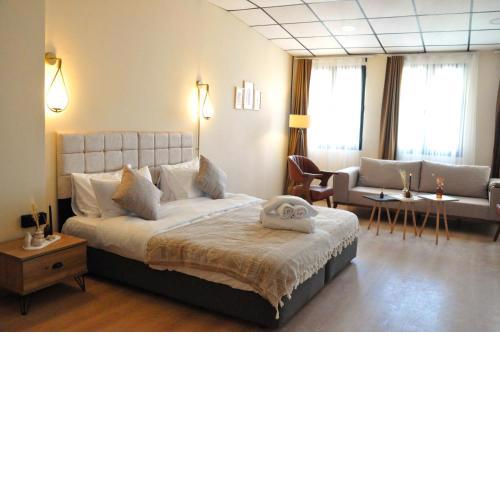 Golden Door Hotel
