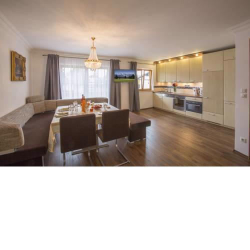 Golden GaPa Central Diamant Apartment 4