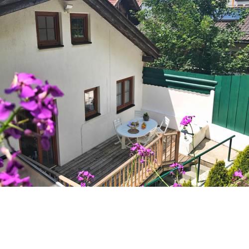 Golden GaPa Central Holiday House 14