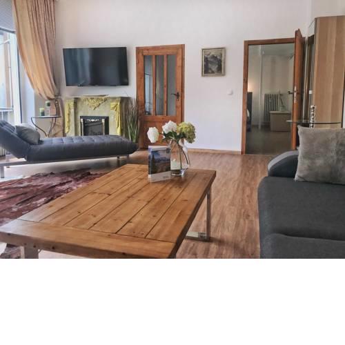 Golden GaPa Central Large Family Apartment 24