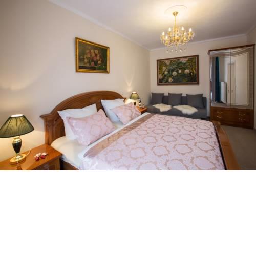 Golden GaPa Large Family Apartment 7