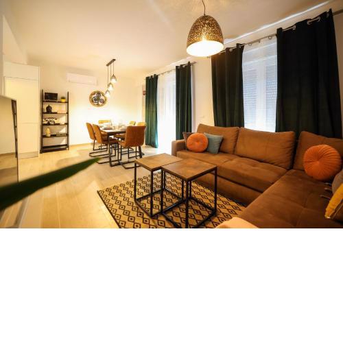 Golden Sunset Luxury Apartment