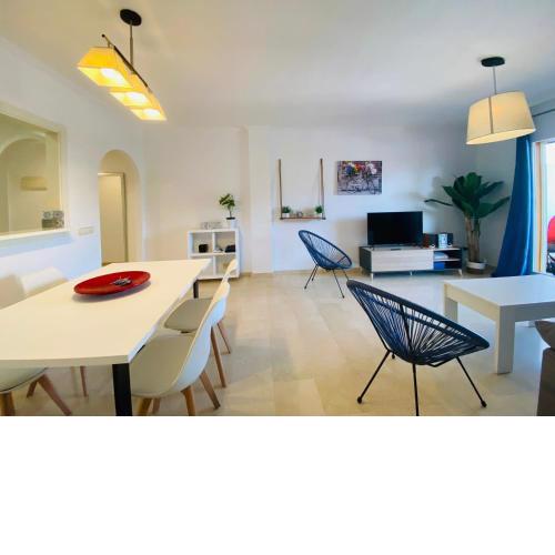 GOLF - Sunny apt in Mijas Golf with pool & parking & with large leisure areas.