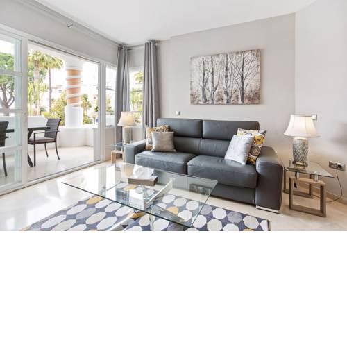 Golf, Nature, Relax - Charming, Modern Apartment