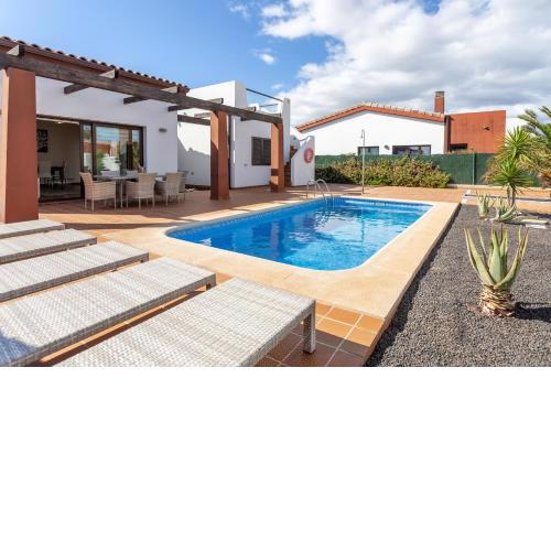 Golfside Villa la Perla with private Pool , BBQ and Aircon