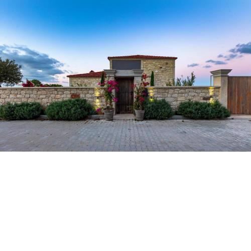 Gorgeous Duplex Villa with Chios View