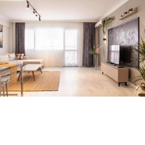 Gorgeous Flat with Balcony in Izmir Konak