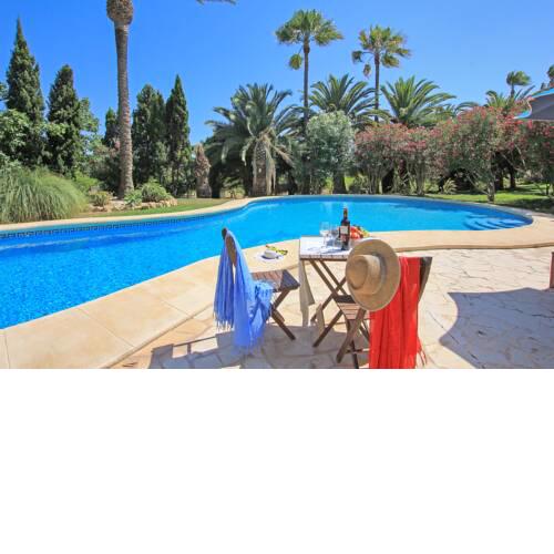 Gorgeous private villa for 10 in Moraira