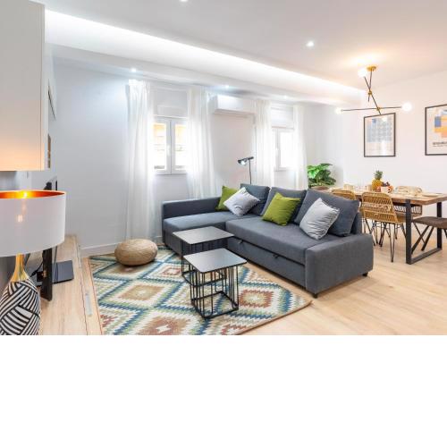 Gorgeous renovated apartment 2BR AC