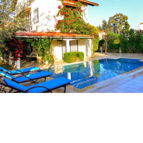 Gorgeous Secluded Villa with Private Pool and BBQ