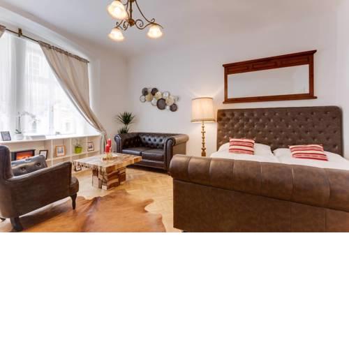 Gothic Apartment in OLD TOWN SQUARE