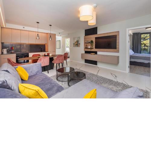 Gracul Luxury Apartment by Irundo