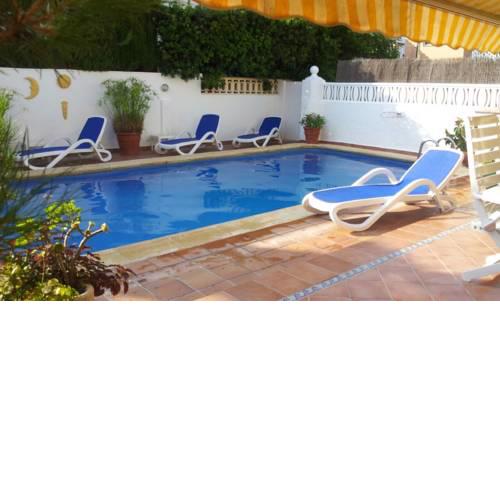 GRAN ADOSADO EN ZONA TRANQUILA CON PISCINA PRIVADA