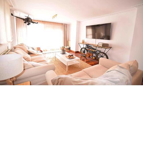 Gran Apartamento en zona residencial con GARAJE
