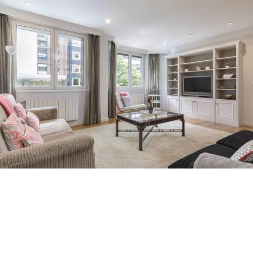 Gran Via 1.2 by Forever Rentals