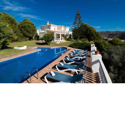 Gran villa con vistas al mar y piscina privada