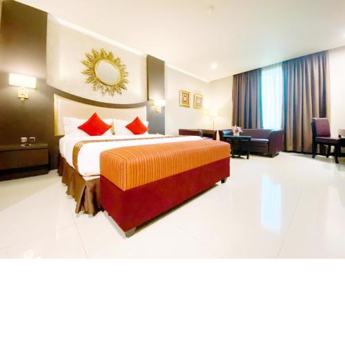 Grand Paragon Hotel