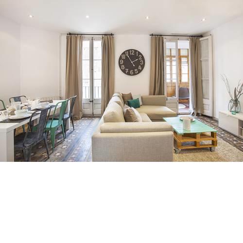 Grande and Authentic in Eixample with central AC, mosaic