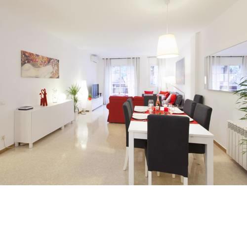 Great Apartment In The Center of Barcelona with terrace