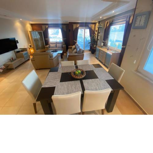 Great spacious apartment near Alanyum!