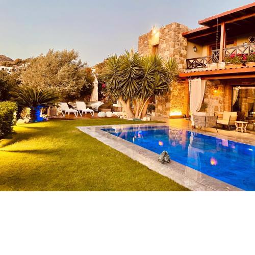 Great view stone house private pool!