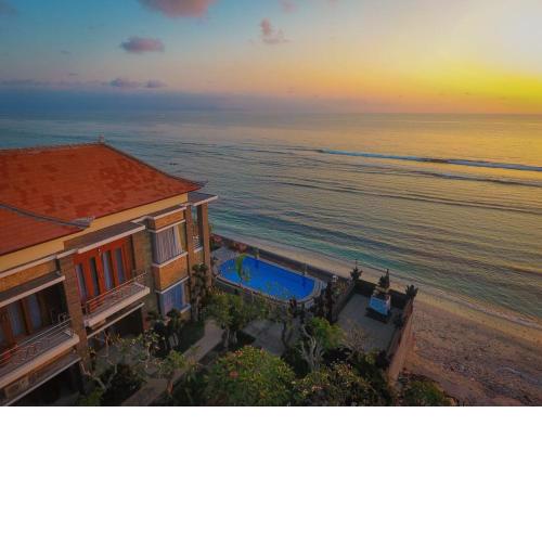 Green Beach Inn