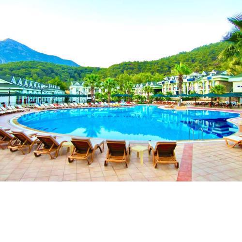 Green Forest Holiday Village