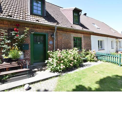Spacious Holiday Home in Landstorf Zierow with beach nearby