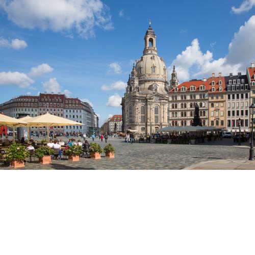 Großes Apartment im Zentrum von Dresden, 2 Schlafzimmer, 2 Bäder, Balkon