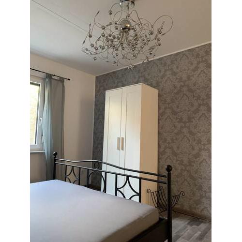 Großes, neues Apartment im Souterrain