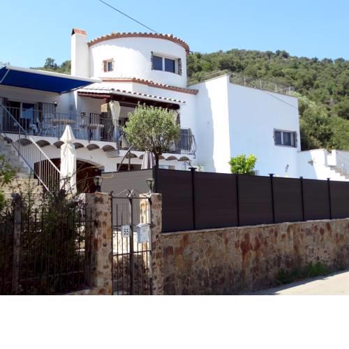 GROS, PRECIOSA CASA EN CALONGE CON PISCINA PRIVADA Y WIFI GRATUITO