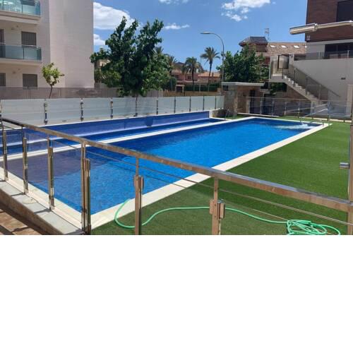 Ground Floor 3 bedroom apartment 100m from beach!