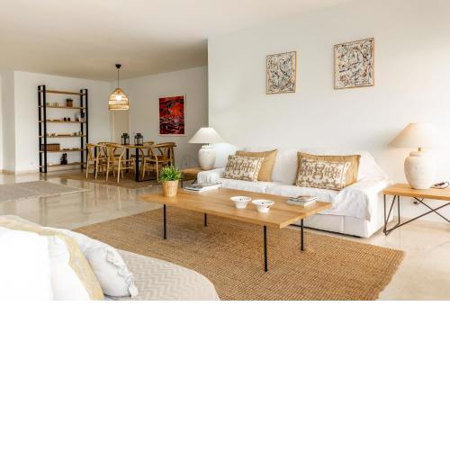 Guadalmina Beach Holidays Suite Apartment,
