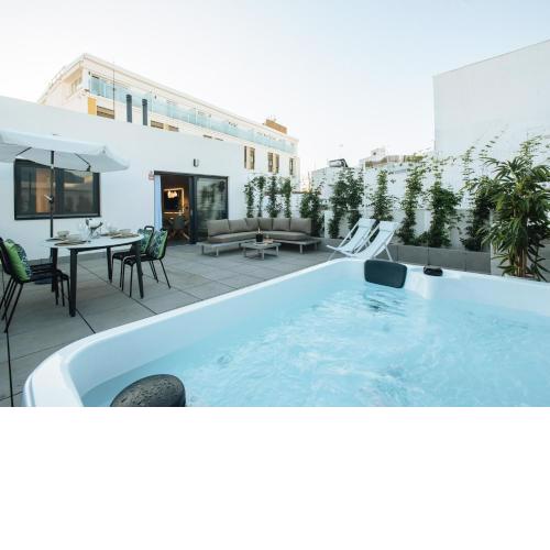 Guadalupe 15 by MAGNO - Penthouse with Private Solarium & Jacuzzi