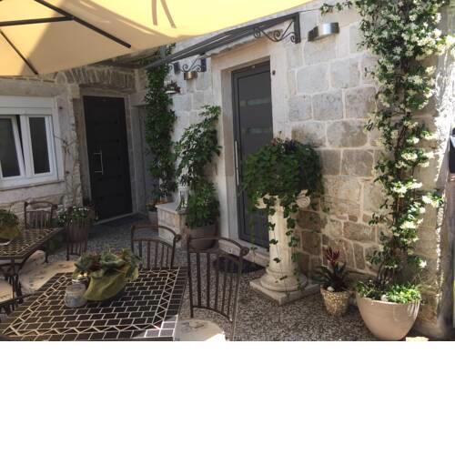 Guest House Laura