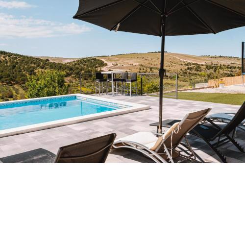 Guest house "The View" - with a pool