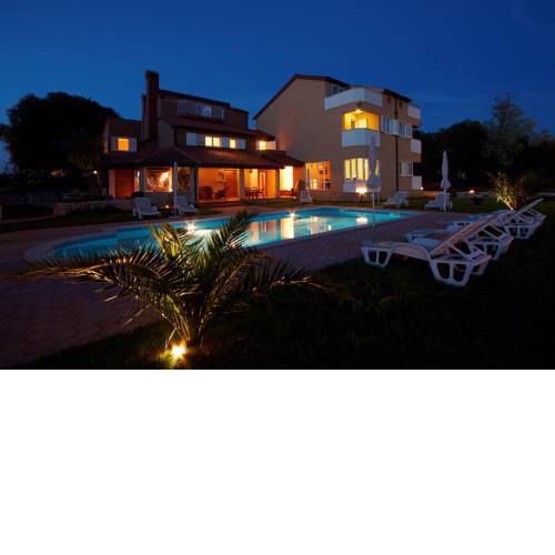 Guesthouse Barboska-pool & tennis court