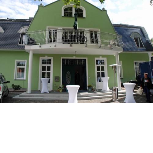 Gutshaus-Appartements mit Kamin, Sauna und Außenpool *****