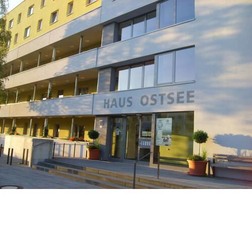 H& Gästezimmer Heinrich & Heinrich im Ostseeviertel jedes Zimmer mit Küchenzeilen - Parkplatz und 24h Check In