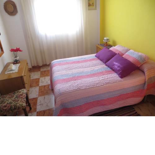 Habitación con baño privado en casa de pueblo